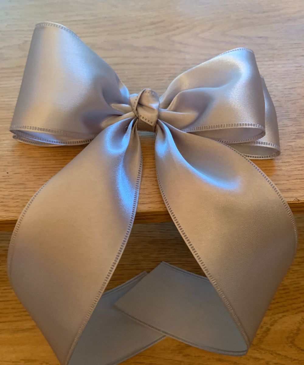 Elegant Satin Hair Bow - Handcrafted Ribbon Bow for All Occasions