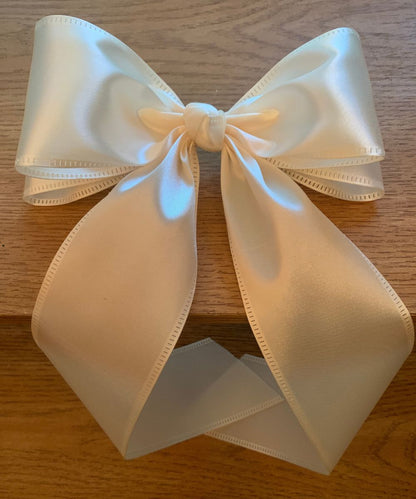 Elegant Satin Hair Bow - Handcrafted Ribbon Bow for All Occasions